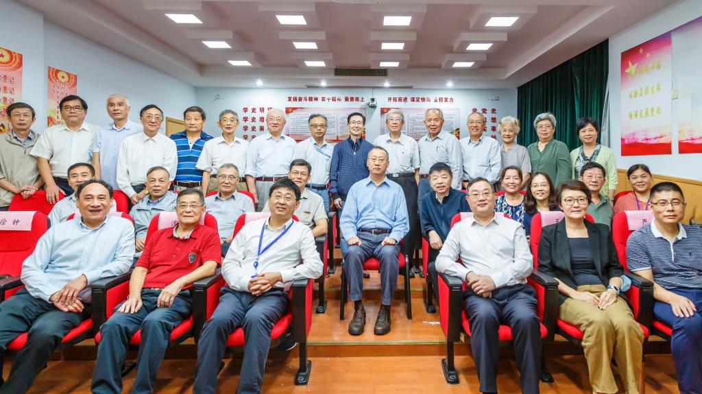 上海大学老教授协会第五次会员代表大会召开 ———以不舍的情感和家的归属建设好老教授家园
