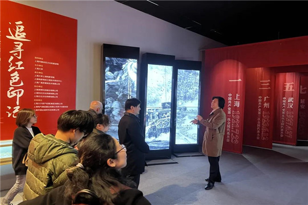 上海国际电影节电视节双节办团队到访上海大学上海电影学院