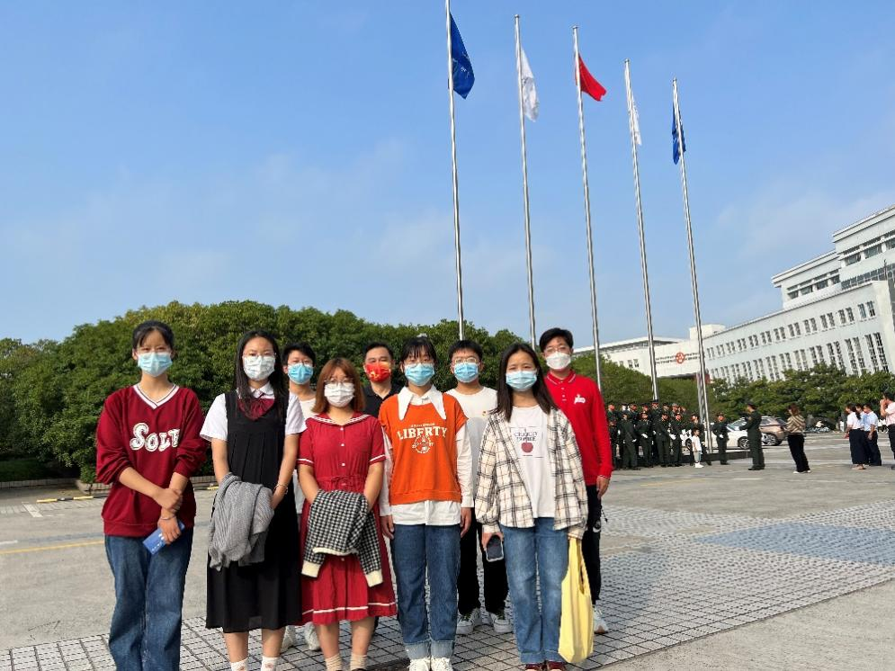 学思践悟迎华诞，青春献礼二十大 ———马克思主义学院本科生开展国庆主题教育系列活动